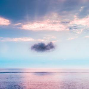 美女走光露出乳头被挤奶网站
