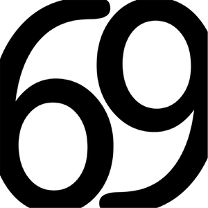 美女走光露出乳头被挤奶网站
